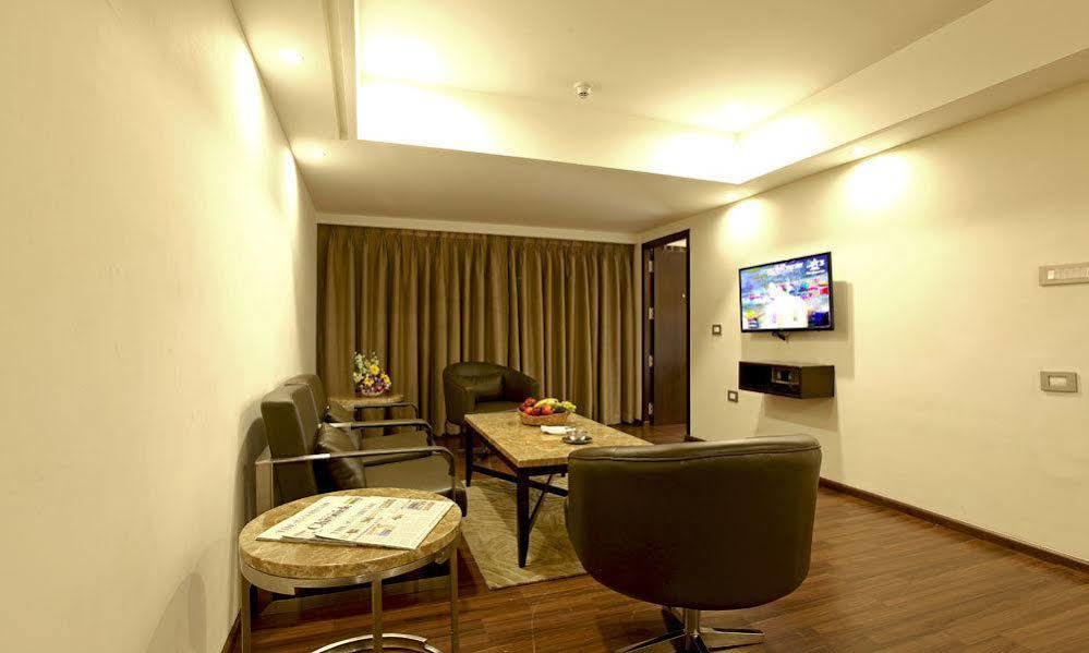 Goutham Grand Hotel - Tenali Vijayawāda Buitenkant foto